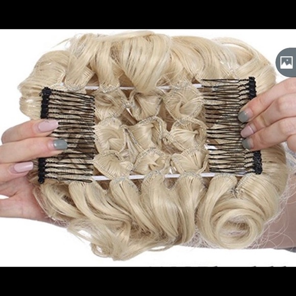 NEW! Fashion Two Comb-In Updo Synthetic Hair Piece Light Blonde. - Picture 4 of 6